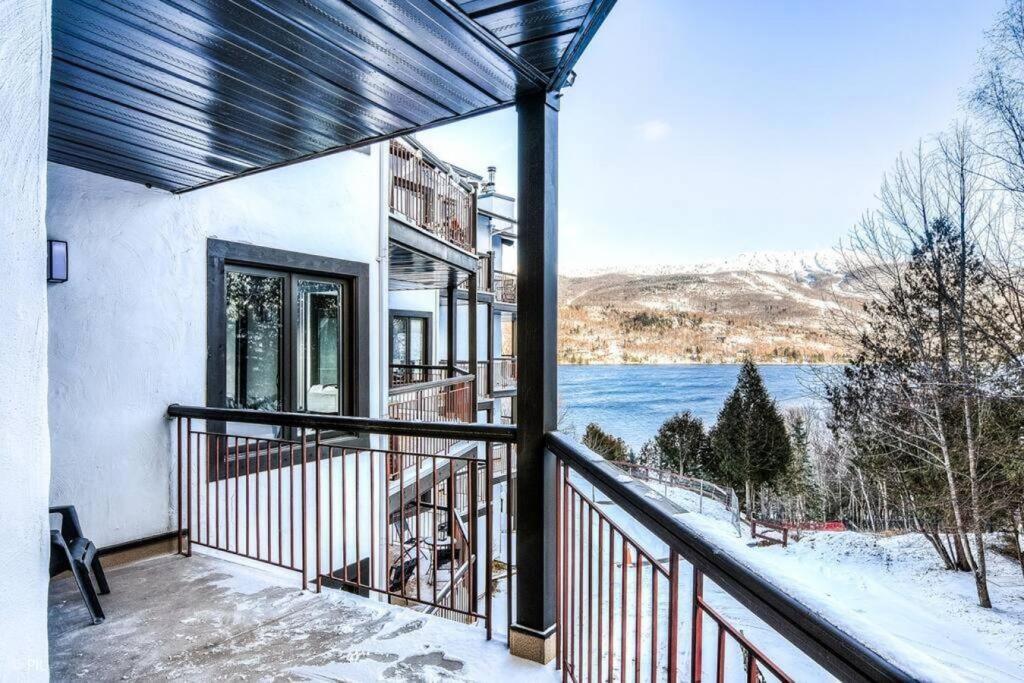 Chic Mt-Tremblant Condo With View On The Lake By Denstays 몽트랑블랑 외부 사진