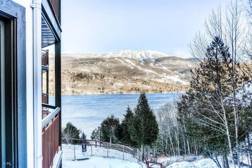 Chic Mt-Tremblant Condo With View On The Lake By Denstays 몽트랑블랑 외부 사진