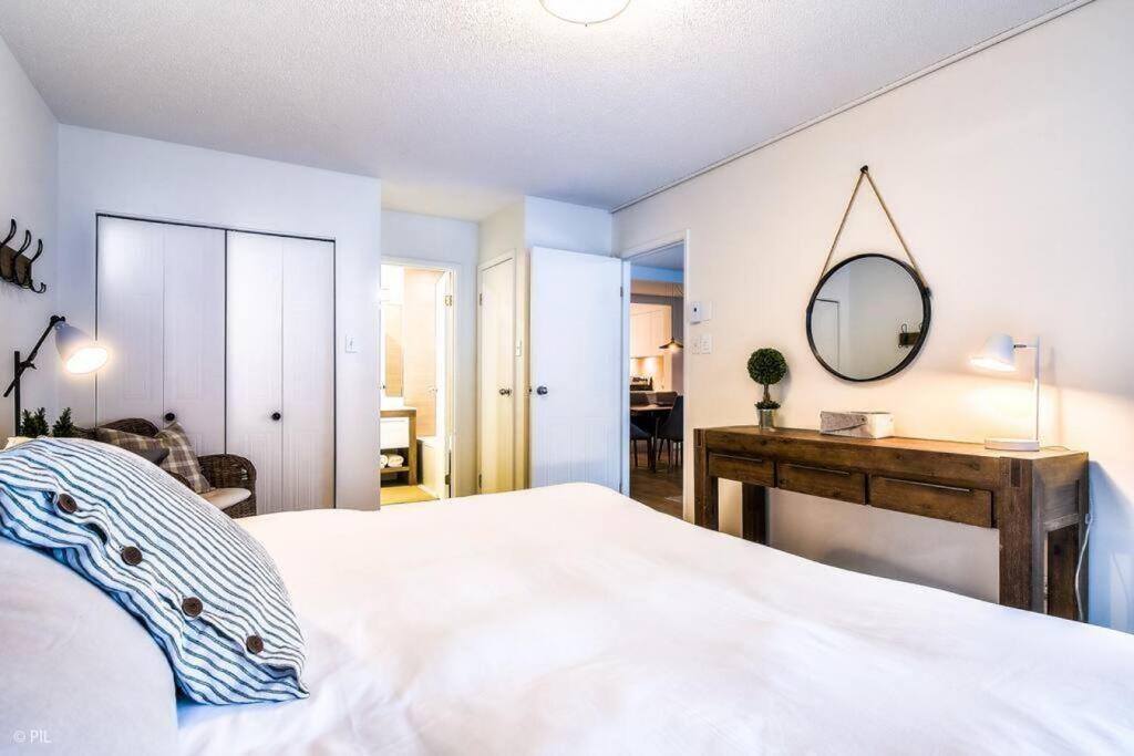 Chic Mt-Tremblant Condo With View On The Lake By Denstays 몽트랑블랑 외부 사진