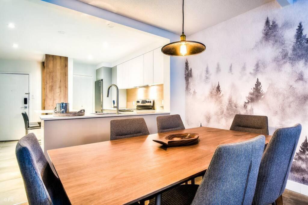 Chic Mt-Tremblant Condo With View On The Lake By Denstays 몽트랑블랑 외부 사진