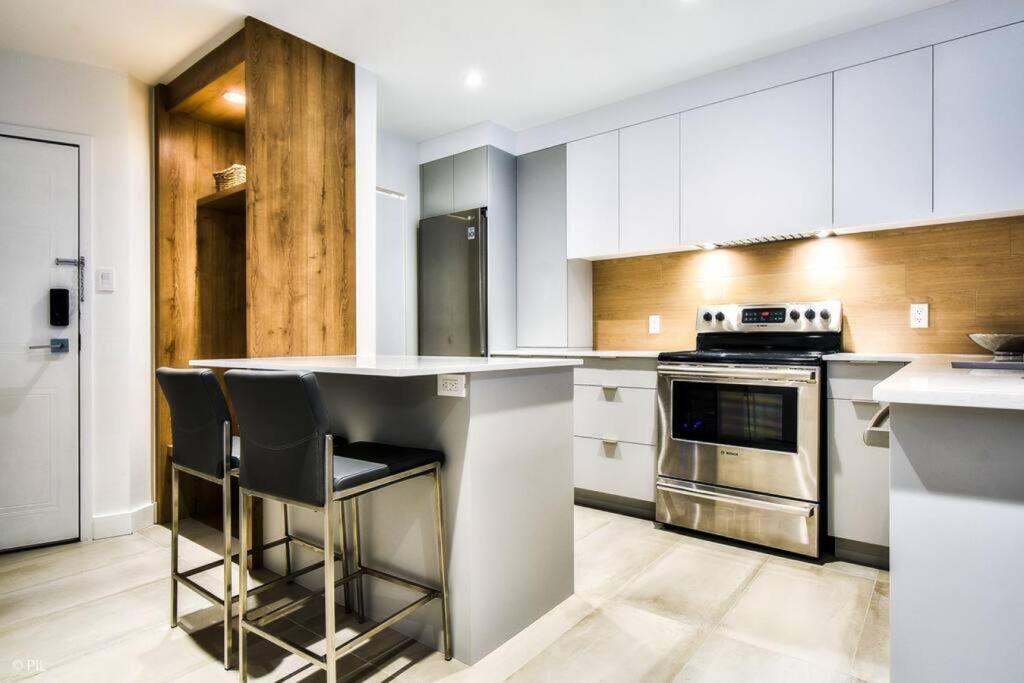 Chic Mt-Tremblant Condo With View On The Lake By Denstays 몽트랑블랑 외부 사진