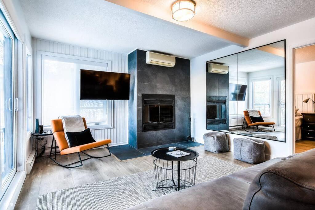 Chic Mt-Tremblant Condo With View On The Lake By Denstays 몽트랑블랑 외부 사진