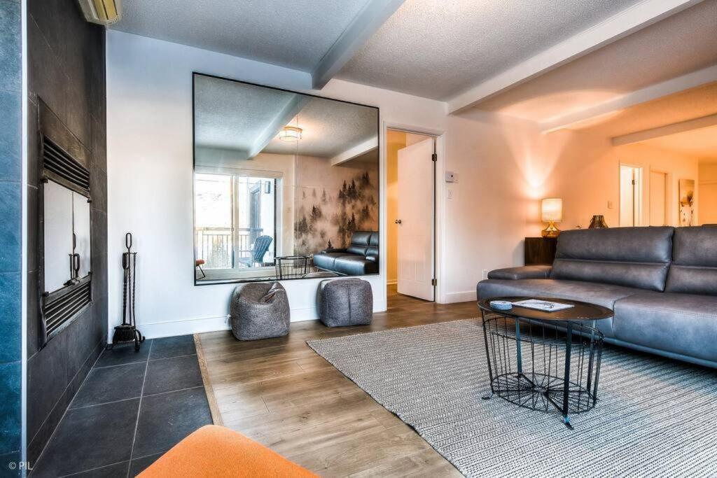 Chic Mt-Tremblant Condo With View On The Lake By Denstays 몽트랑블랑 외부 사진