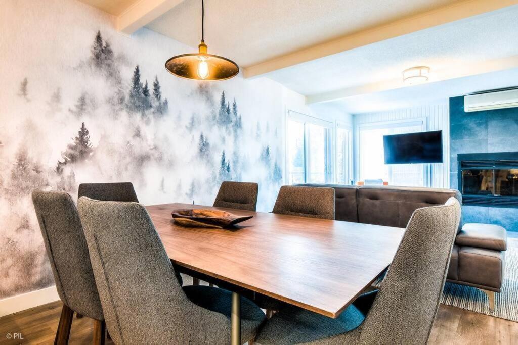 Chic Mt-Tremblant Condo With View On The Lake By Denstays 몽트랑블랑 외부 사진