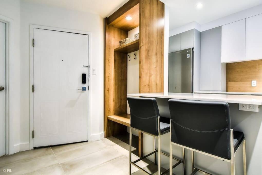 Chic Mt-Tremblant Condo With View On The Lake By Denstays 몽트랑블랑 외부 사진
